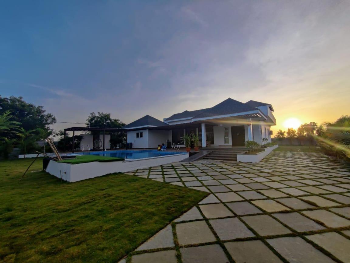 V R Farms Exotic Villa Venkatāpur 외부 사진